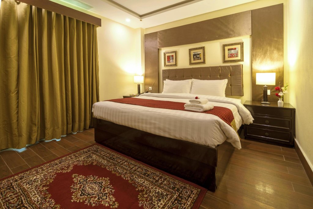 Люкс Hotel One Faisalabad