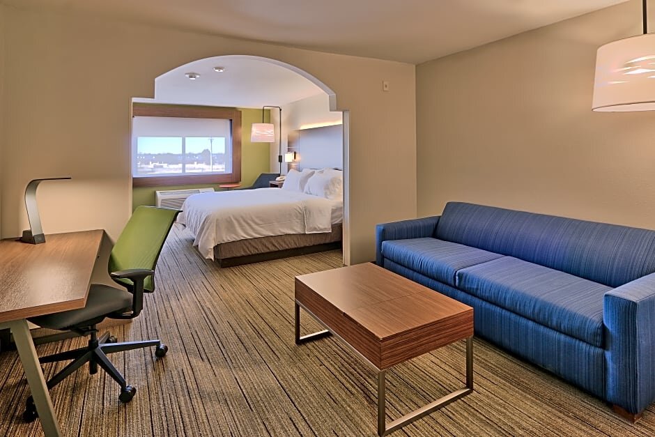 Suite Holiday Inn Express & Suites Portales, an IHG Hotel