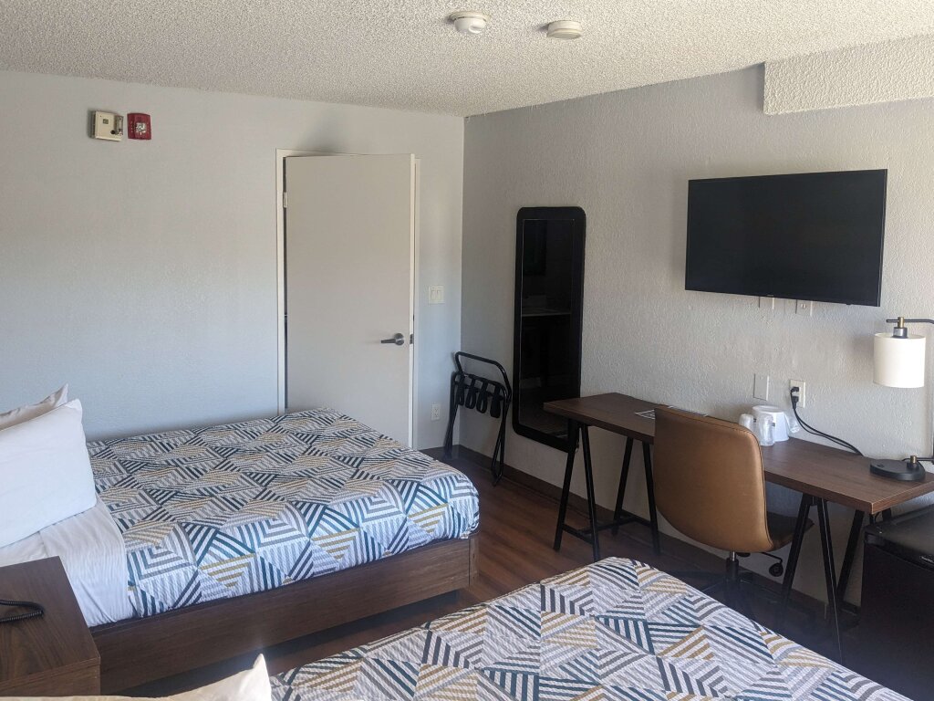 Четырёхместный номер Standard Motel 6-Las Vegas, NV - I-15 Stadium