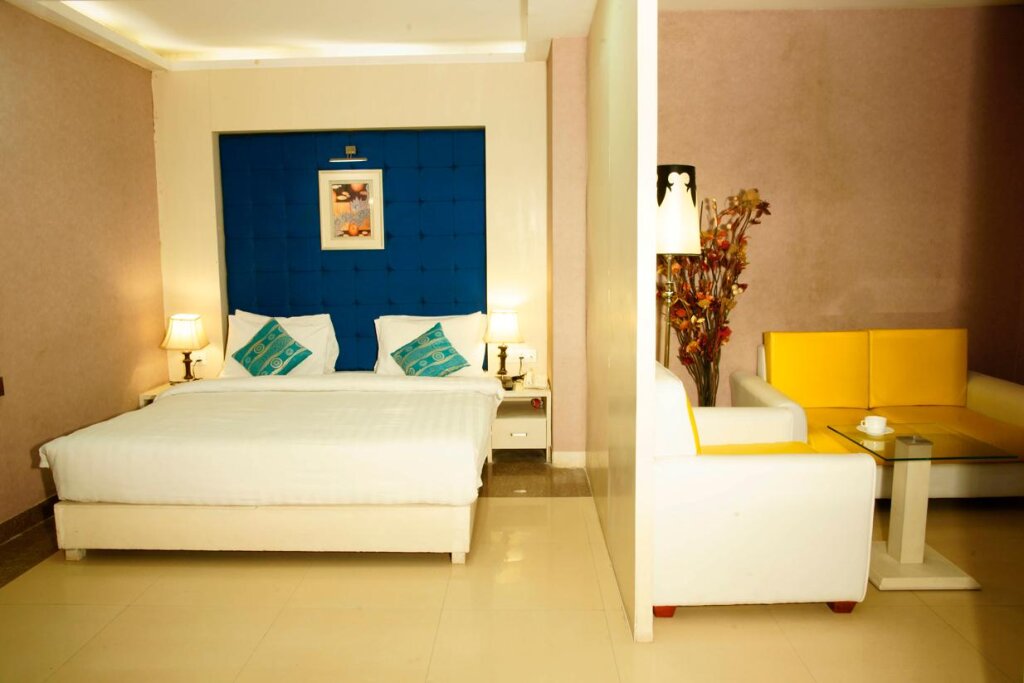 Royal Suite Gargee Gautam Vihar Resort