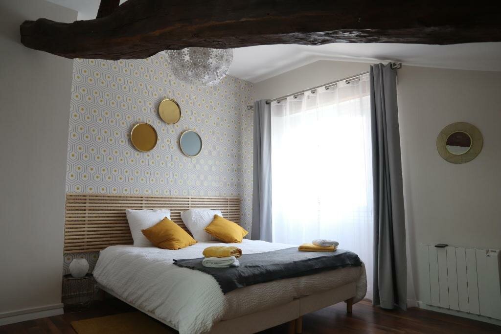 Standard Dreier Zimmer mit Poolblick "Les Peyres"