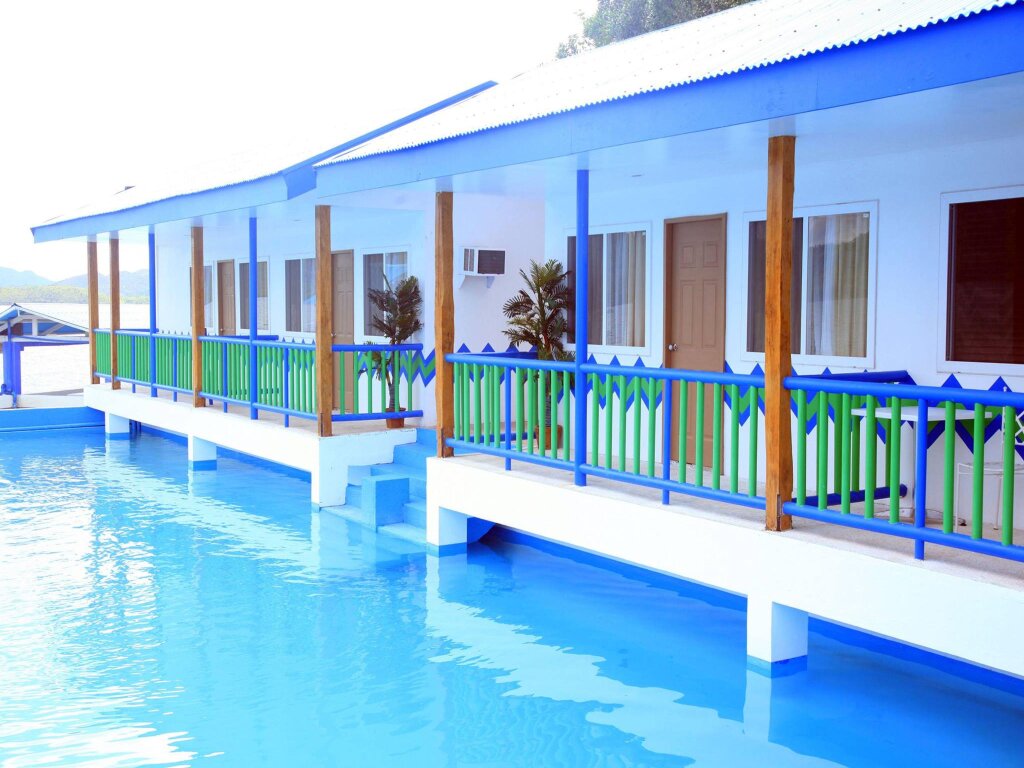 Номер Standard с балконом и с видом на закат Coron Underwater Garden Resort