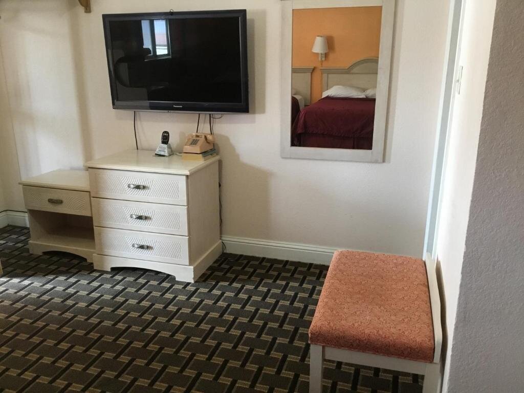 Standard Double room Budget Inn Plainview