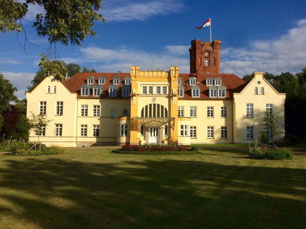 Apartment Schloss Lelkendorf - Fewo Parkblick