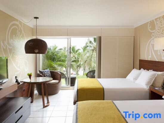 Двухместный номер Standard с видом на залив Holiday Inn Resort Vanuatu, an IHG Hotel