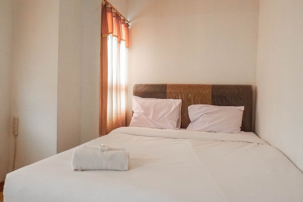 Standard room Best Price 2Br Strategic At Puri Mas Apartment