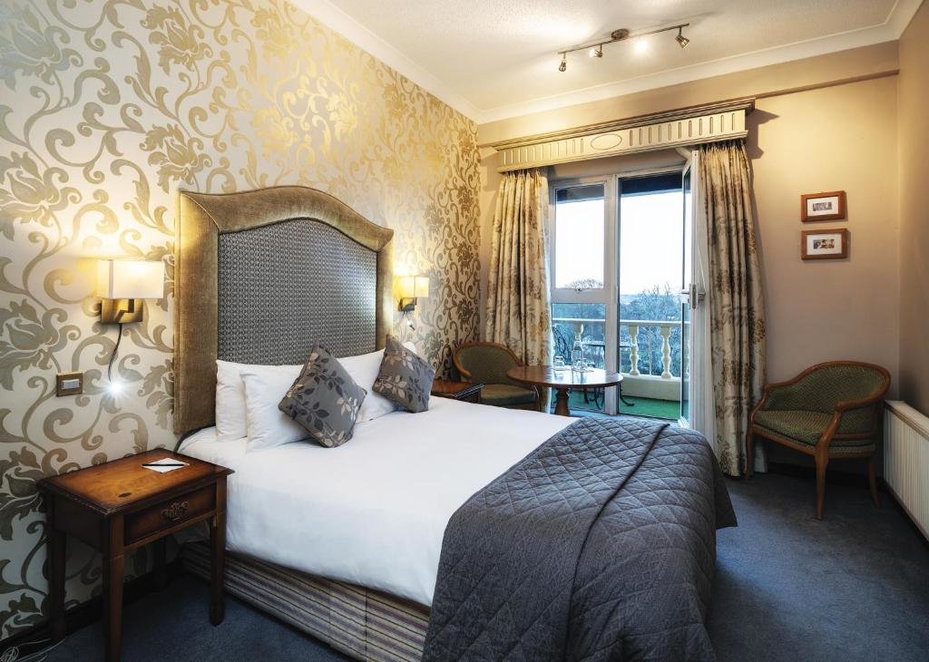 Standard Doppel Zimmer mit Balkon Fitzpatrick Castle Hotel