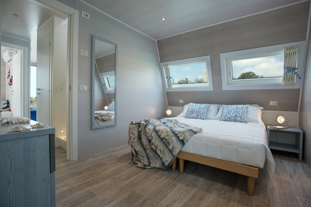 2 Bedrooms Duplex Cottage Marina Azzurra Resort