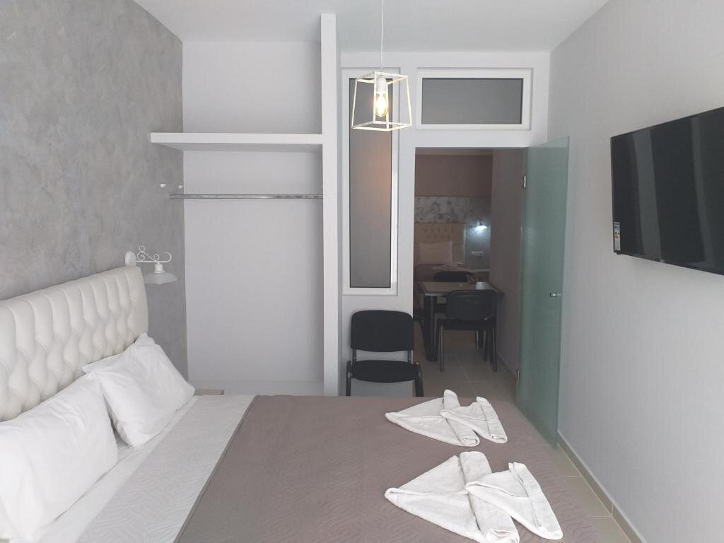 2 Bedrooms Apartment Labyrinth Hotel