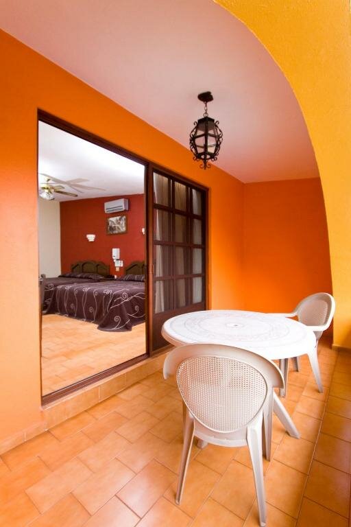Suite doppia con vista sulla piscina Hotel & Motel Hacienda Jiutepec