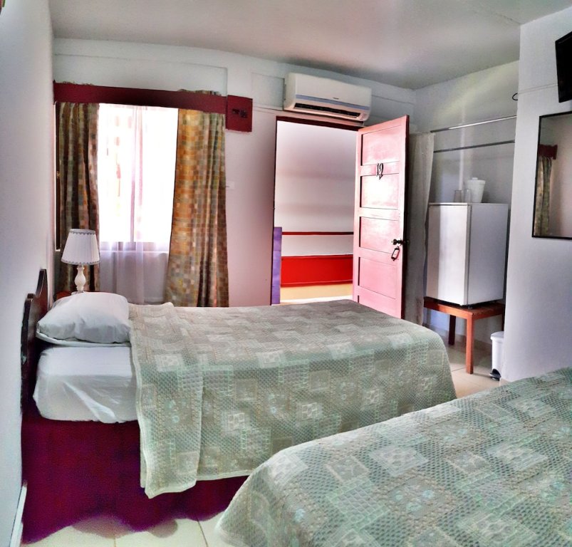 Standard double chambre avec balcon Hotel Nahomi Divisamar