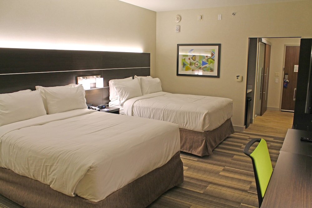 Четырёхместный номер Standard Holiday Inn Express & Suites St. Louis South - I-55, an IHG Hotel