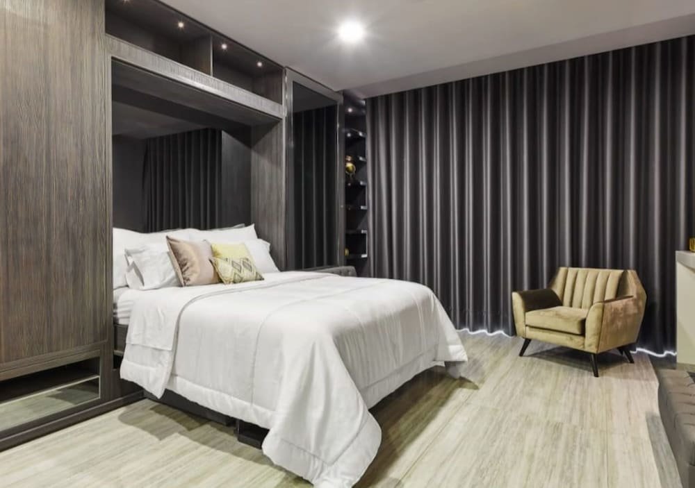 Luxus Suite Ultra Luxury 2 Bed Loft in Lleras