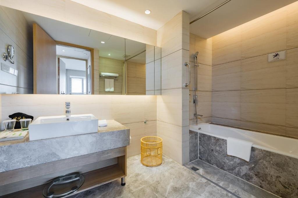 1 Bedroom Double Suite Holiday Inn Hotel and Suites Suzhou Yangcheng Lake, an IHG Hotel