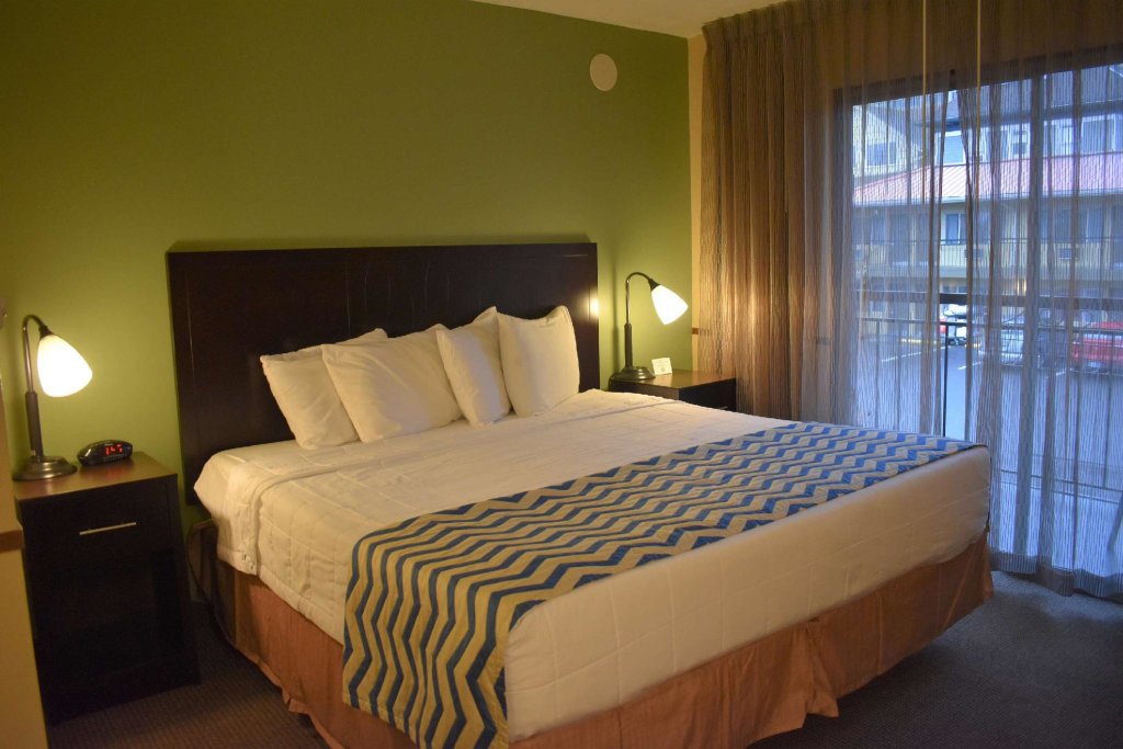 Standard Double room with balcony SureStay Hotel by Best Western Portland City Center