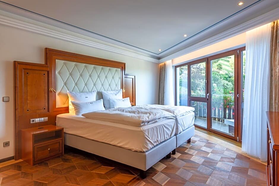 Люкс Luxury с красивым видом из окна Hotel Dollenberg