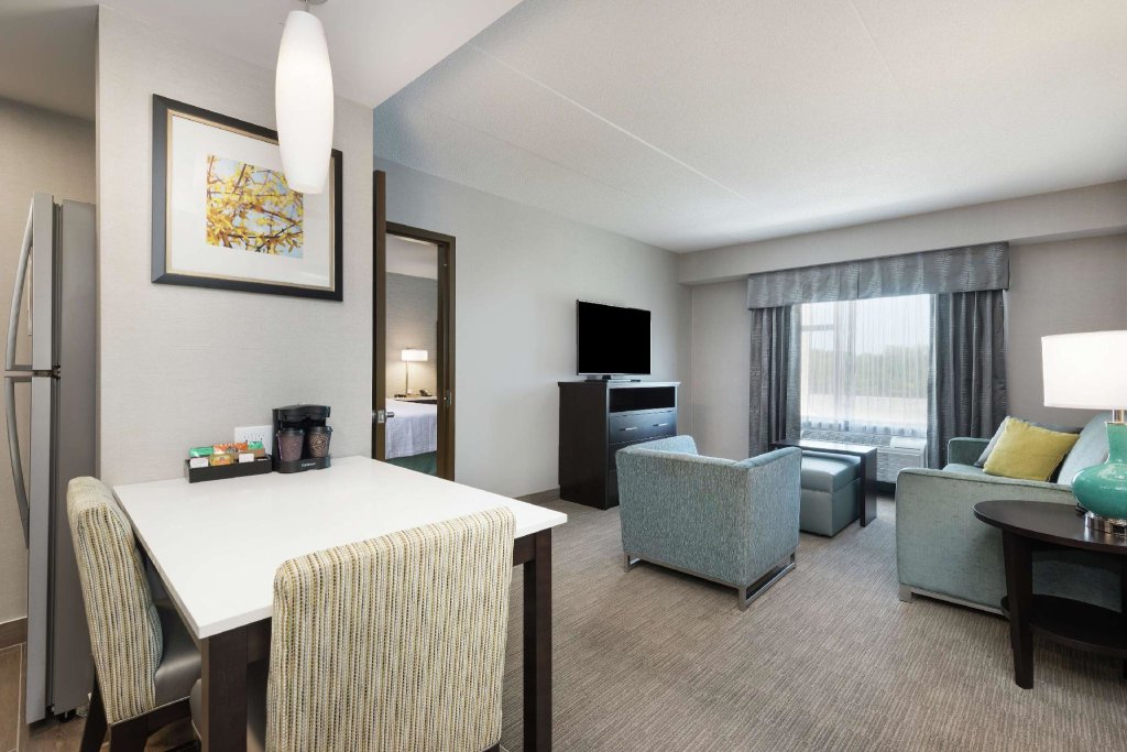 Двухместный люкс c 1 комнатой Homewood Suites By Hilton Ottawa Airport