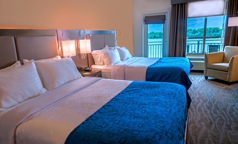 Четырёхместный номер Superior Holiday Inn Owensboro Riverfront, an IHG Hotel