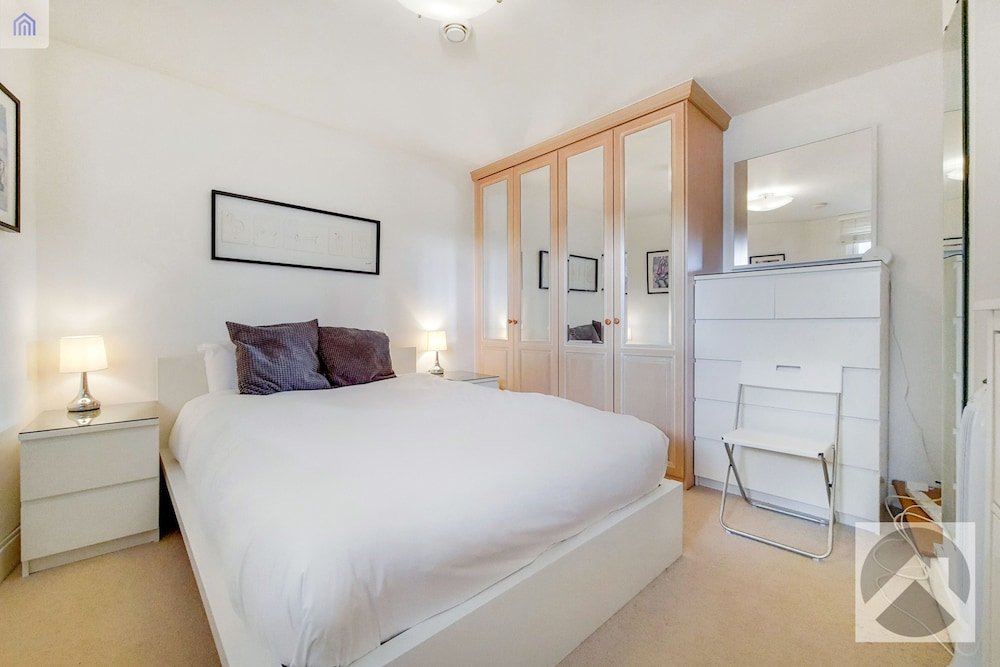 Апартаменты Comfort 2 Bed &1 Bath Apartment in Canary Wharf