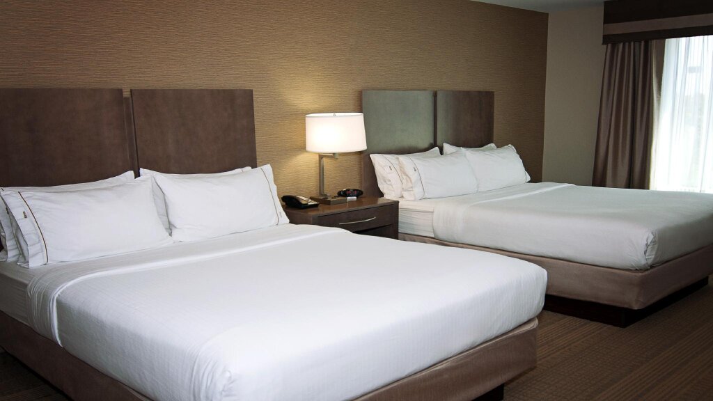 Двухместный номер Standard Holiday Inn Express & Suites Wichita Northeast, an IHG Hotel