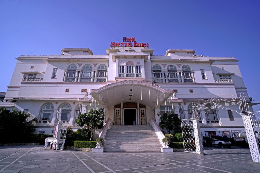 Suite Hotel Merwara Estate- A Luxury Heritage Resort