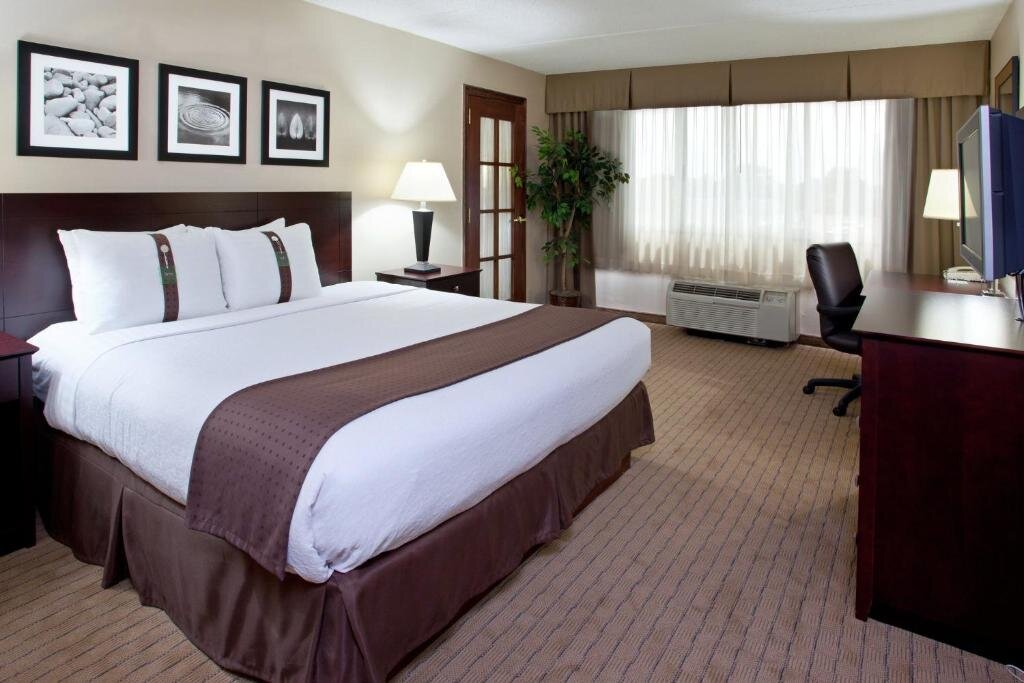 Suite 1 dormitorio Holiday Inn Canton , an IHG Hotel