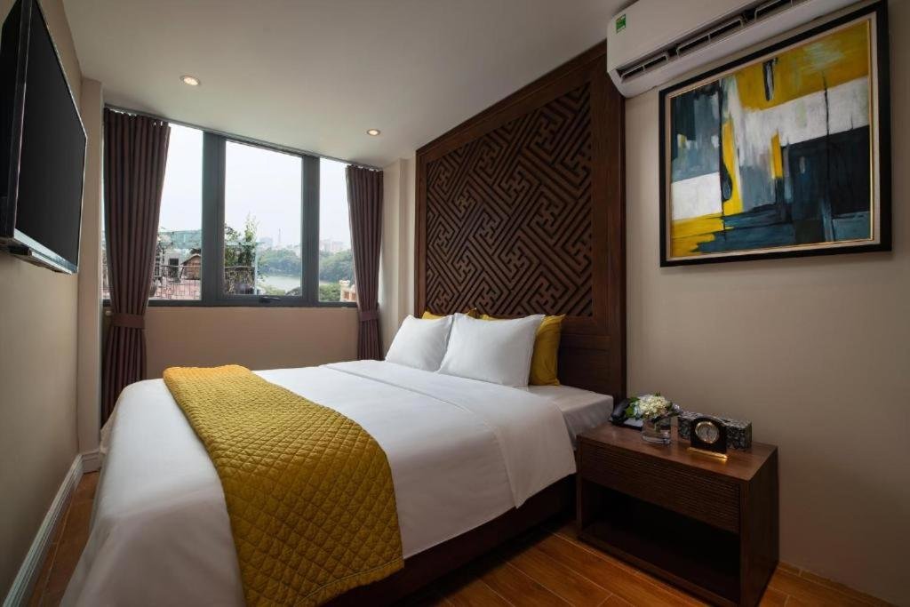 Standard Double room with lake view Hanoi Lakeside Premium Hotel & Travel
