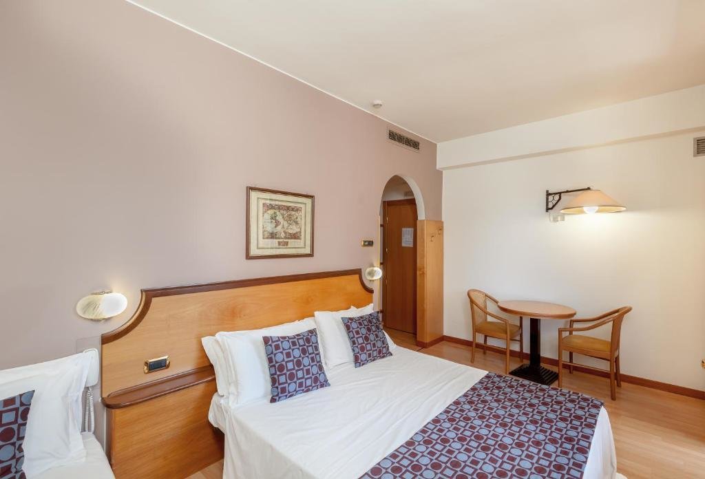 Standard Triple room Hotel Tevere Perugia
