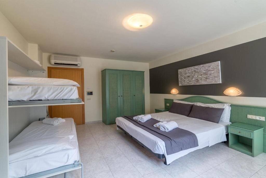 Standard quadruple chambre Hotel Airone