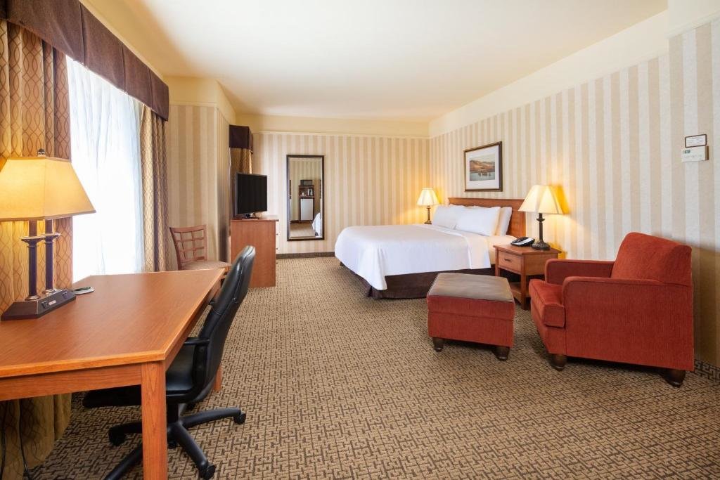 Номер Standard Holiday Inn Express Hotel & Suites Astoria, an IHG Hotel