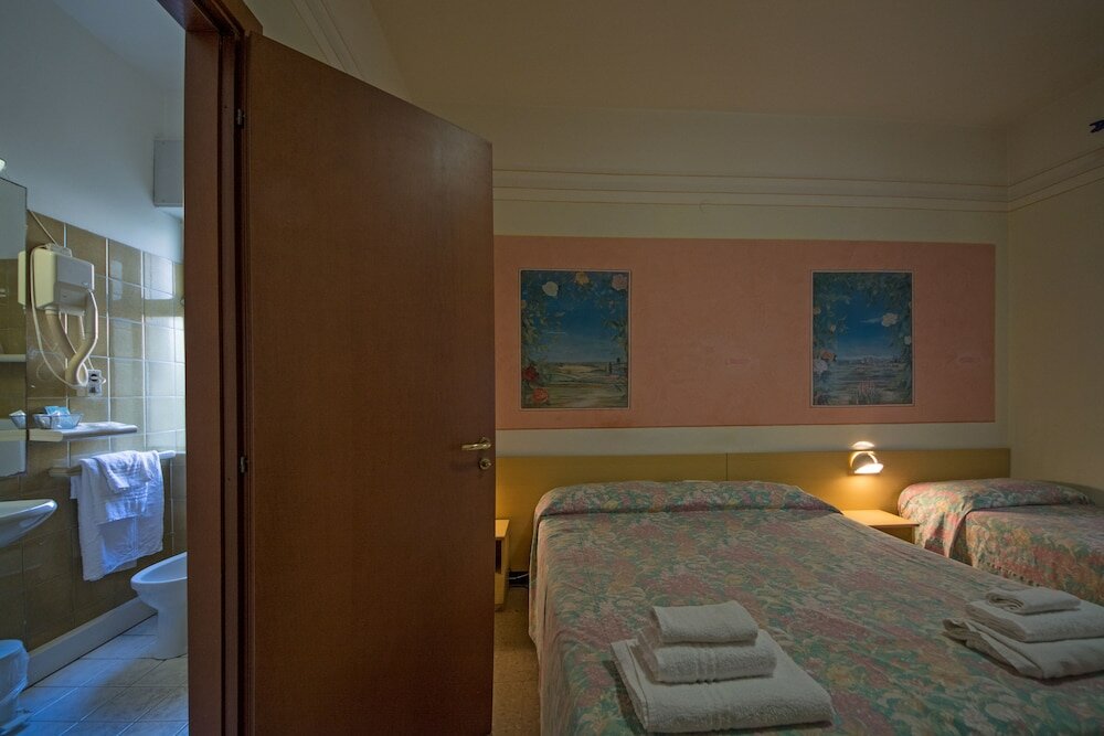 Standard Triple room Hotel Savoia