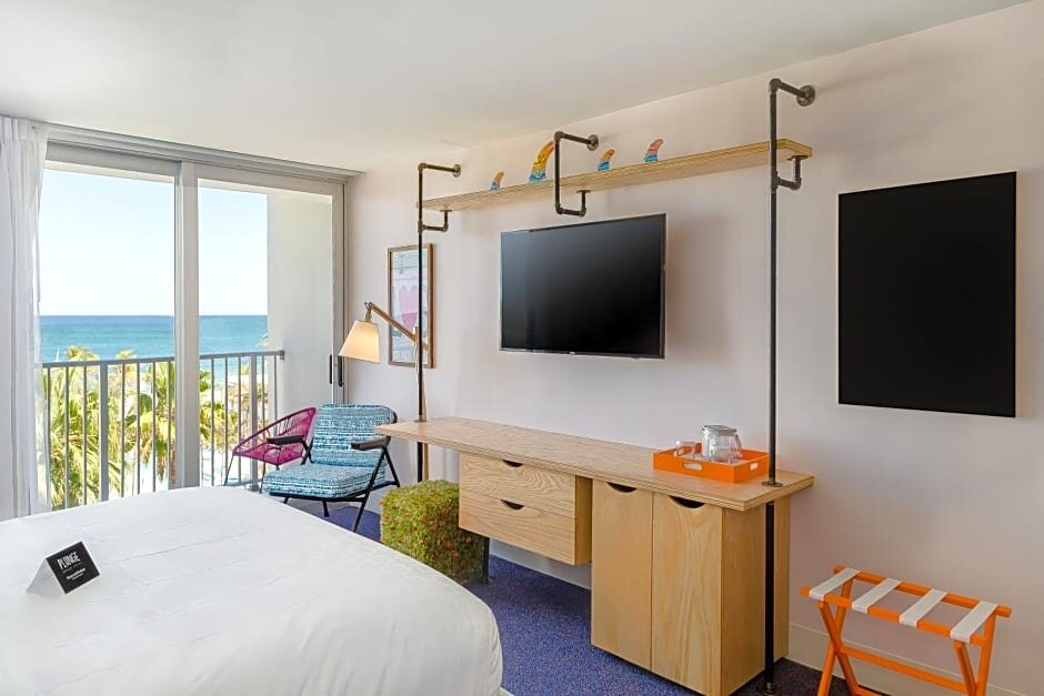 Standard Vierer Zimmer an der Küste Plunge Beach Resort