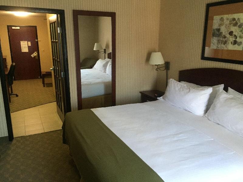 Номер Standard Holiday Inn Express Hotel & Suites Lansing-Leavenworth, an IHG Hotel
