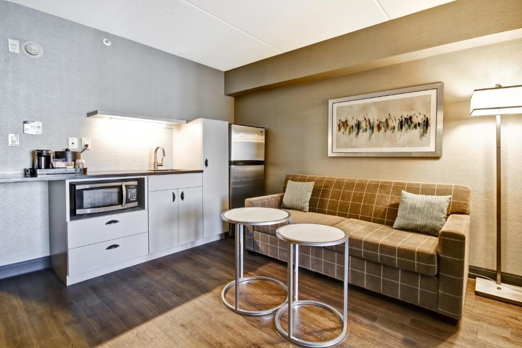 Двухместный люкс c 1 комнатой Fairfield Inn & Suites by Marriott Guelph