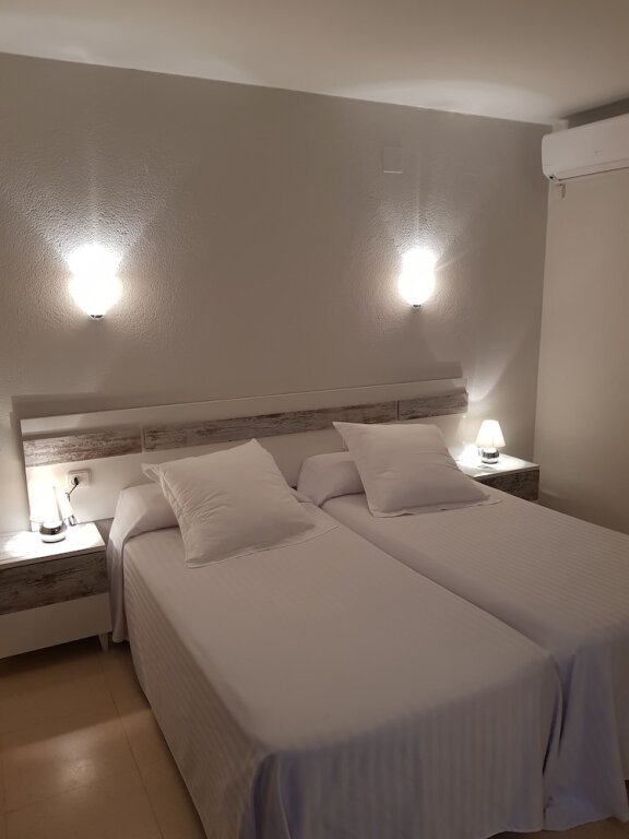 Standard Double room Hostal Ondina