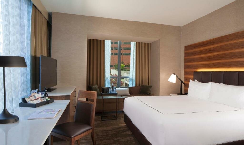 Hearing Accessible Double room with city view The Porter Portland, Curio Collection By Hilton