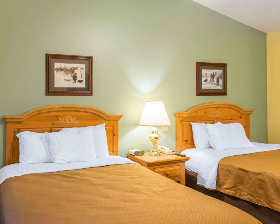 Standard Vierer Zimmer Econo Lodge Inn & Suites Eau Claire