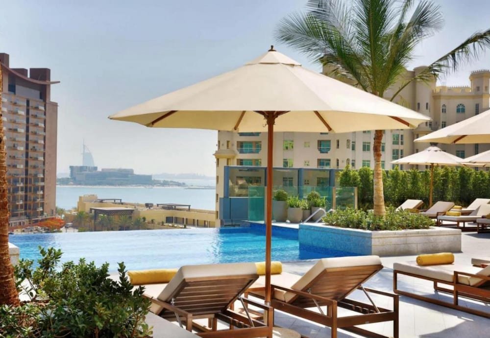 Apartment Opulent Apt With Panoramic Views of Palm Marina