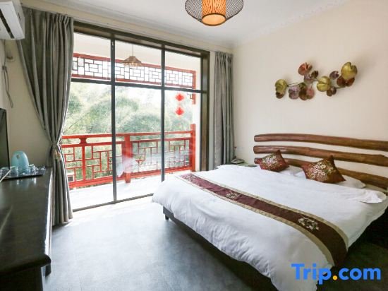 Deluxe Doppel Suite mit Balkon und mit Blick He'an Zhulin Holiday Hotel