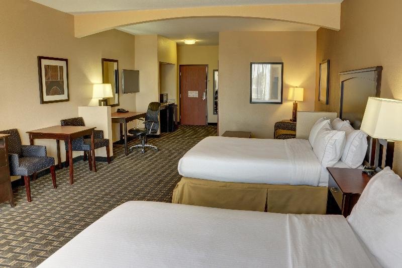 Люкс Holiday Inn Express Hotel & Suites Huntsville, an IHG Hotel