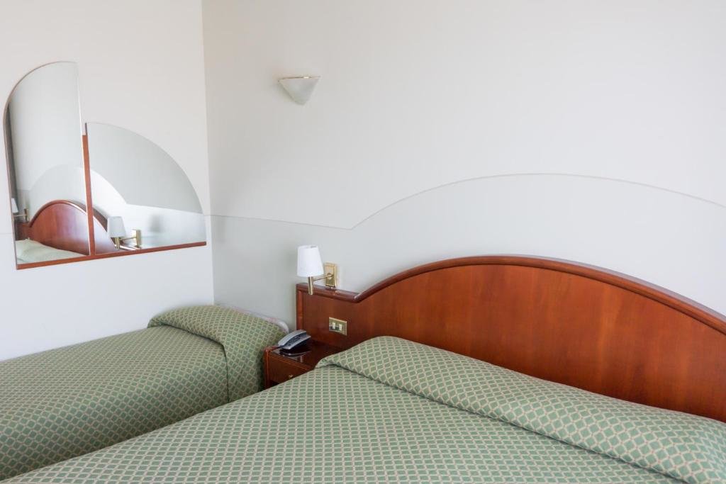 Трёхместный номер Classic Hotel Porto Azzurro