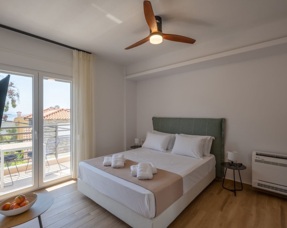 Habitación doble De lujo con balcón y con vista al mar Aiora Suites by Booking Kottas