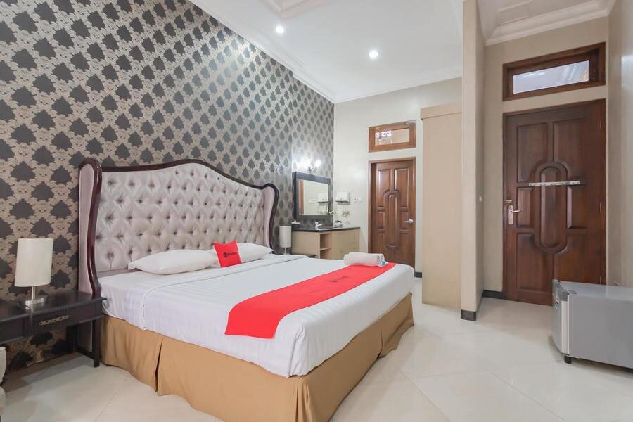 Suite RedDoorz Plus @ NAZ Hotel Bogor