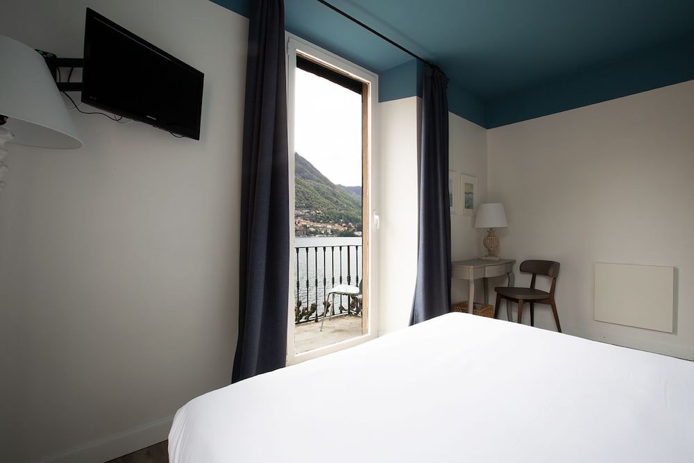 Двухместный номер Standard c 1 комнатой с балконом и с видом на озеро Hotel Orso Bruno