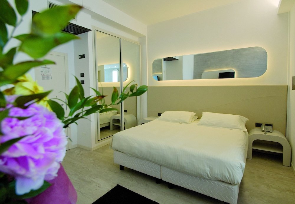 Superior Triple room with balcony Hotel Le Palme - Premier Resort