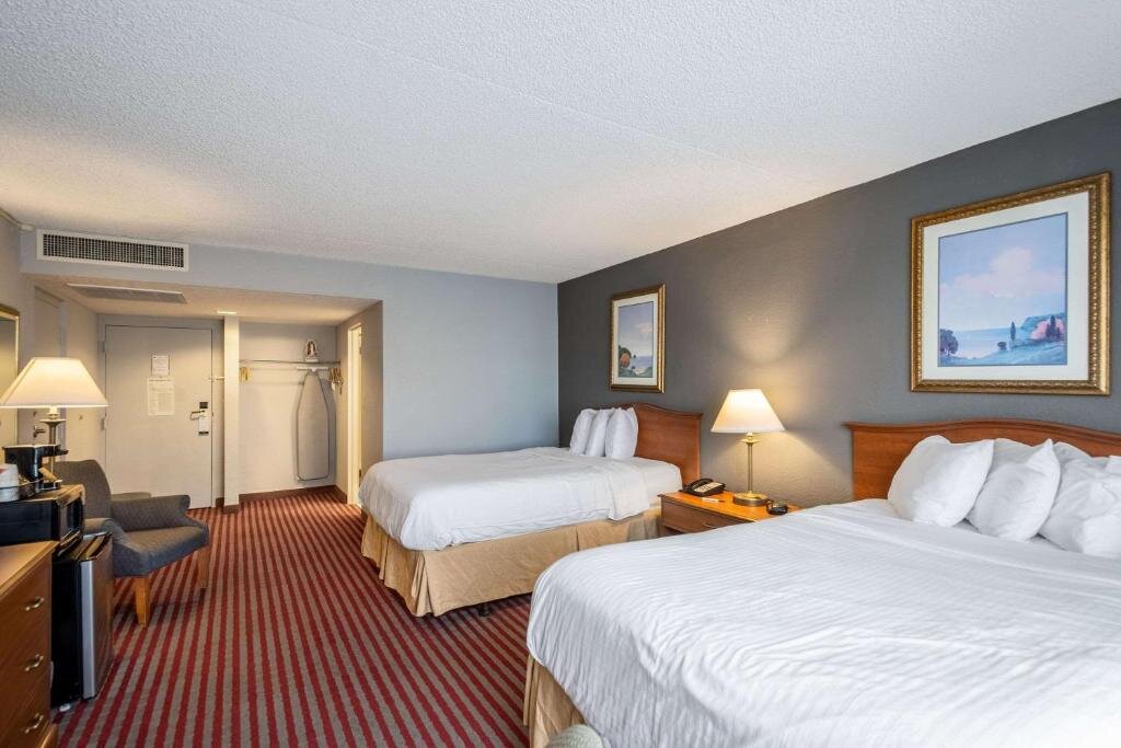 Standard Doppel Zimmer mit Poolblick Quality Inn Lakeland North