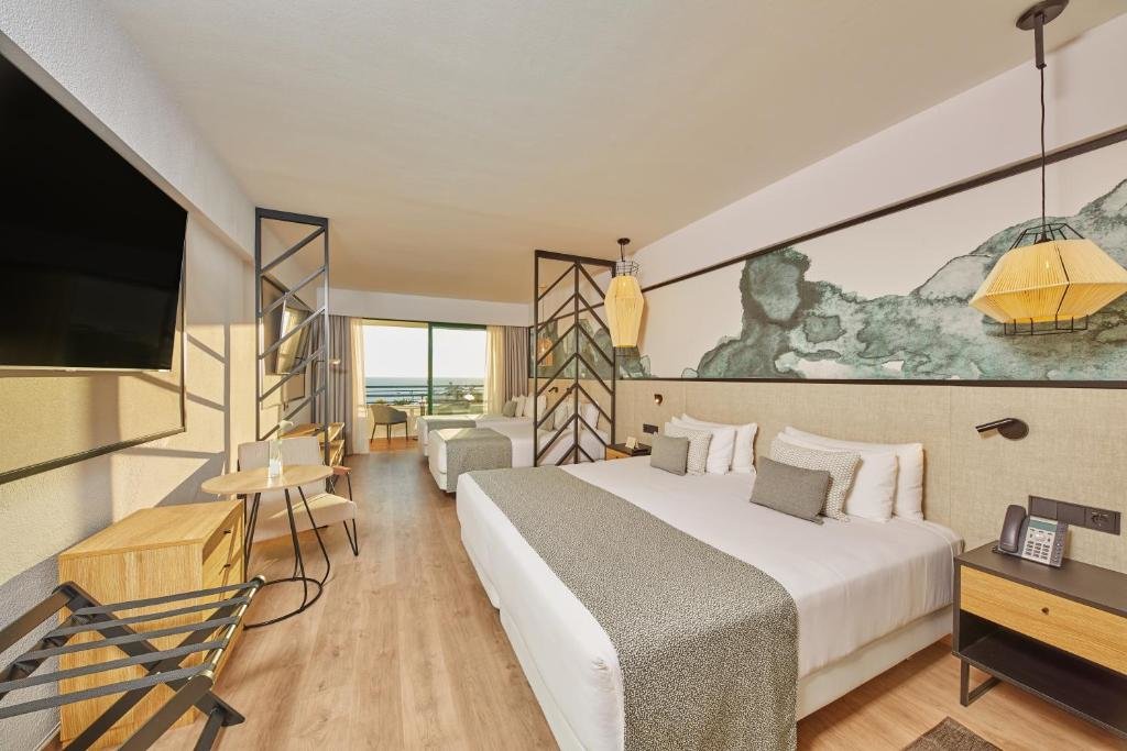 Семейный номер Standard с частичным видом на океан Dreams Lanzarote Playa Dorada Resort & Spa