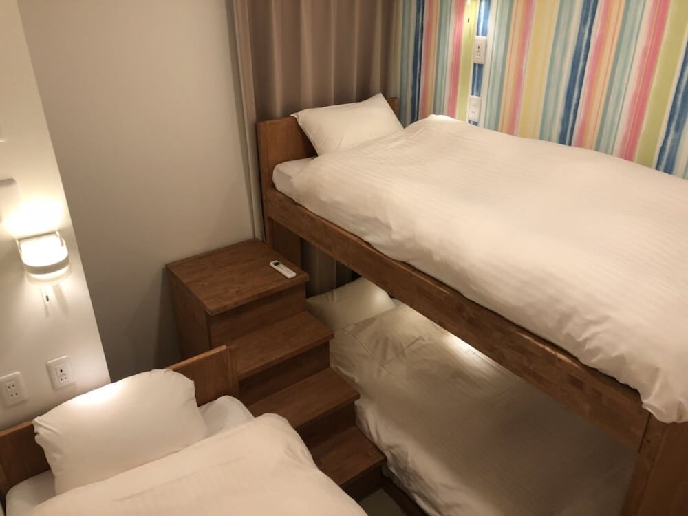 Кровать в общем номере (женский номер) hostel & powder room crane - Caters to Women
