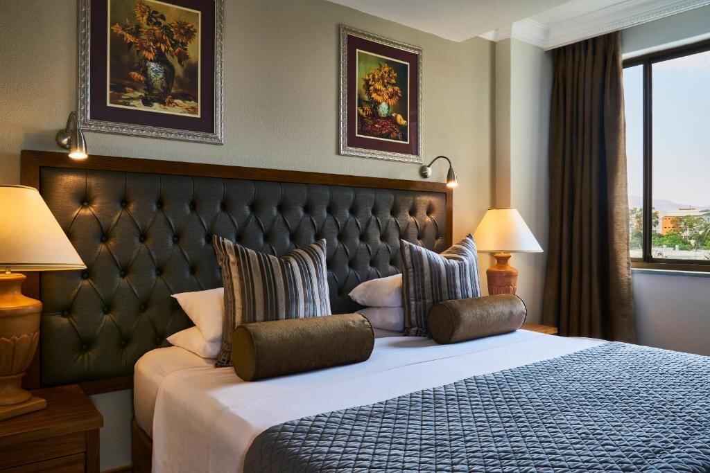 Deluxe room Mövenpick Hotel Windhoek