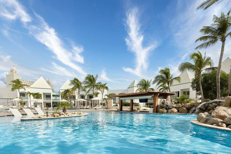 Кровать в общем номере Courtyard by Marriott Aruba Resort